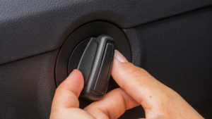 Przycisk do włączania świateł pozycyjnych